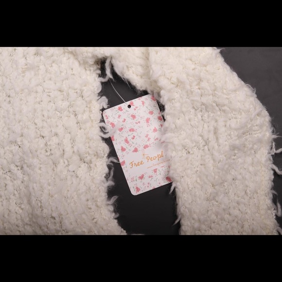 Free People sweater. Best sweater ever!! - Picture 3 of 5